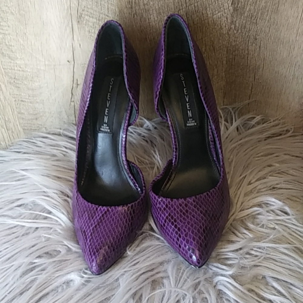 Steve Madden Alligator Purple Pumps